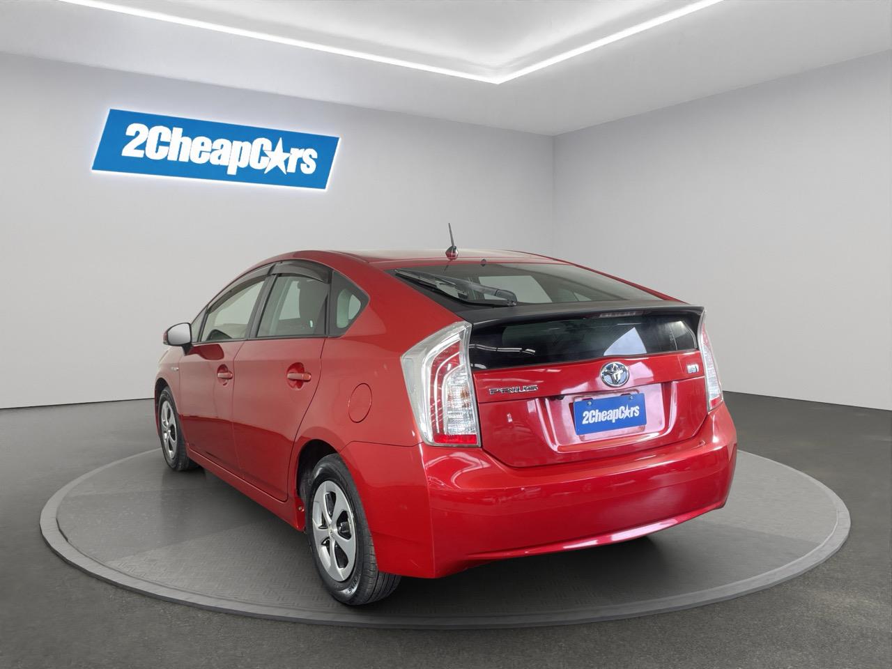 2013 Toyota Prius S Hatchback REVERSING CAMERA + AUTO LIGHTS + PUSH START