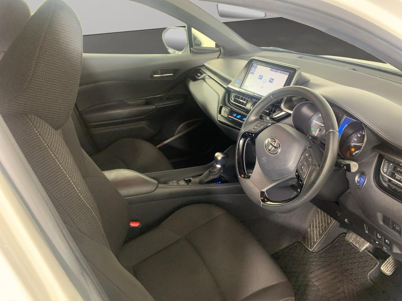 2017 Toyota C-HR Hybrid RV/SUV GREAT FUEL EFFICIENCY + PUSH SRART