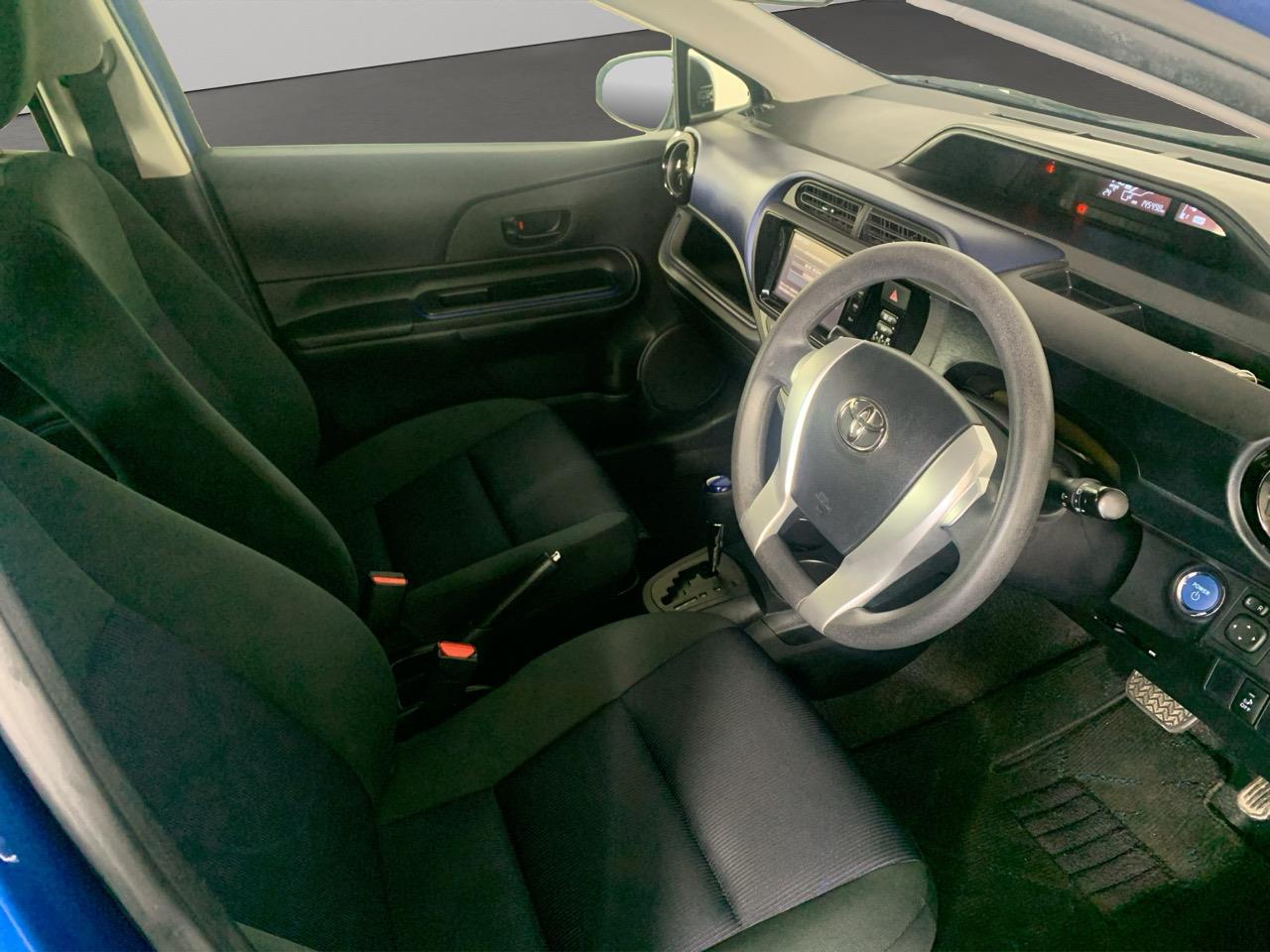 2015 Toyota Aqua Facelift Model G Hatchback REVESING CAMERA + PUSH SRART + AUTO LIGHTS