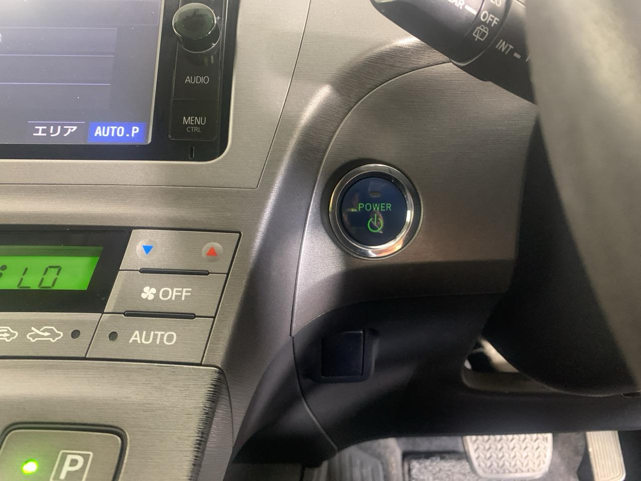 2015 Toyota Prius S Hatchback PUSH BUTTON START + AUTO LIGHTS + REVERSING CAMERA