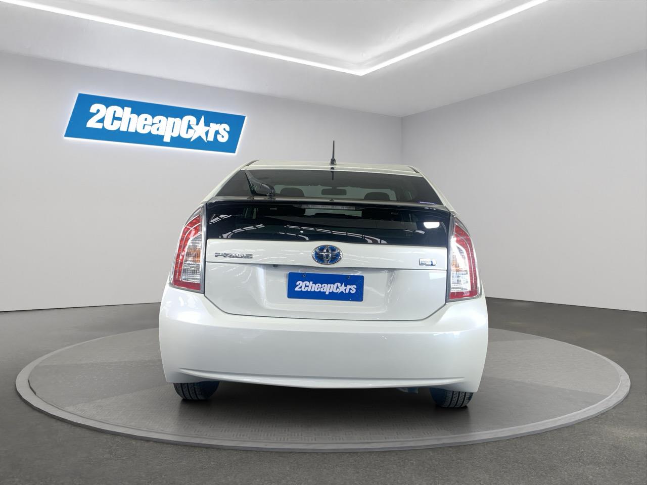 2015 Toyota Prius S Hatchback PUSH BUTTON START + AUTO LIGHTS + REVERSING CAMERA