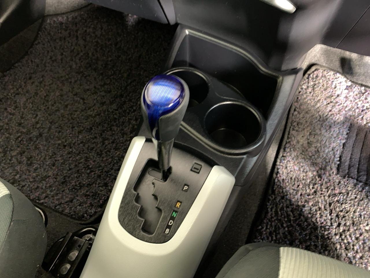 2013 Toyota Aqua G Hatchback REVERSING CAMERA + PUSH BUTTON START + AUTO LIGHTS