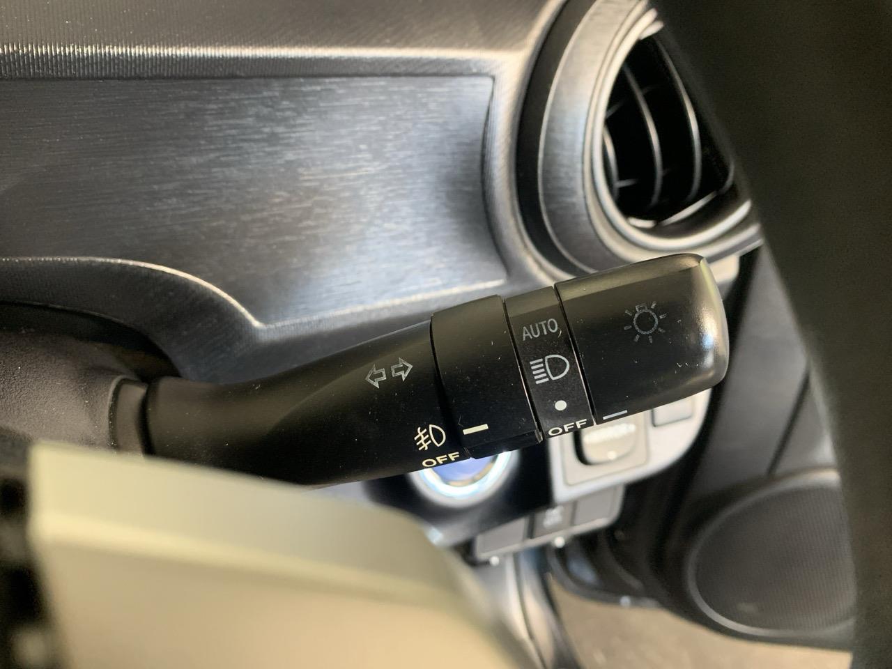 2013 Toyota Aqua G Hatchback REVERSING CAMERA + PUSH BUTTON START + AUTO LIGHTS