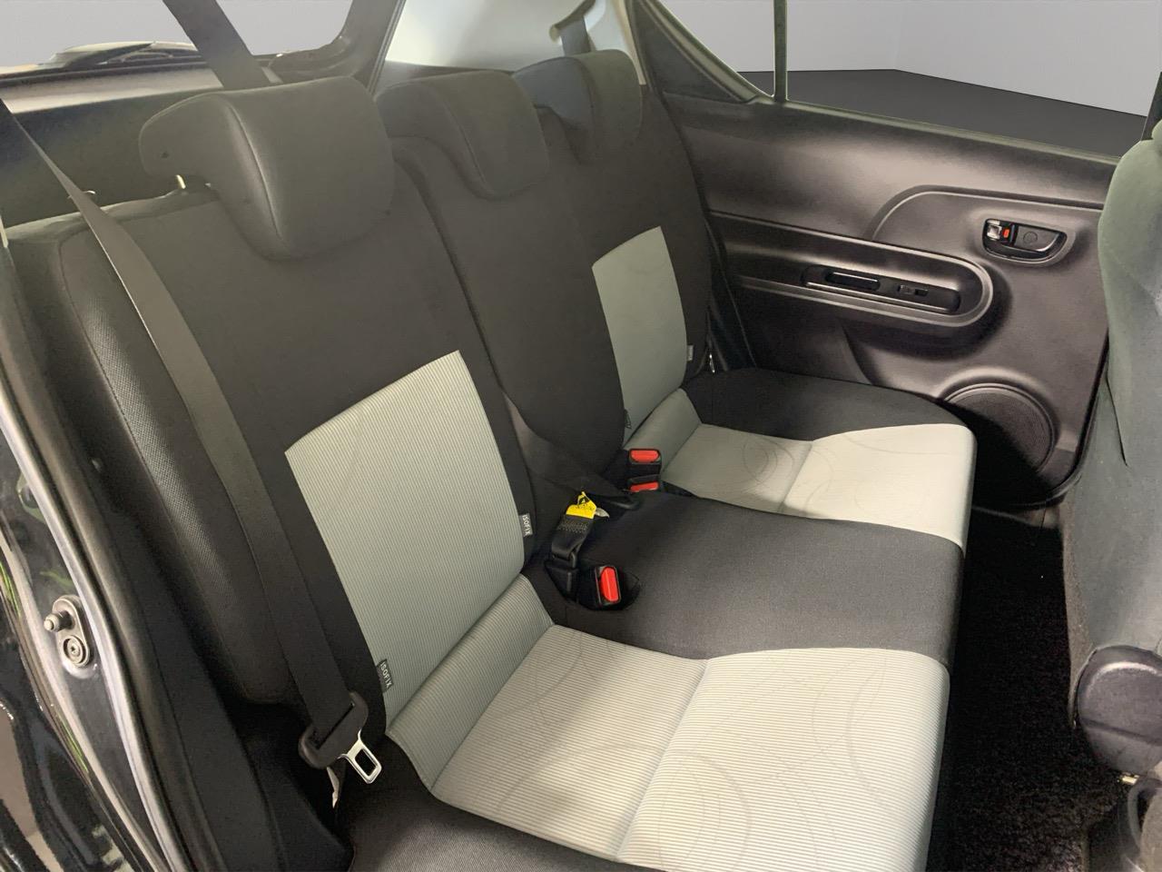 2013 Toyota Aqua G Hatchback REVERSING CAMERA + PUSH BUTTON START + AUTO LIGHTS