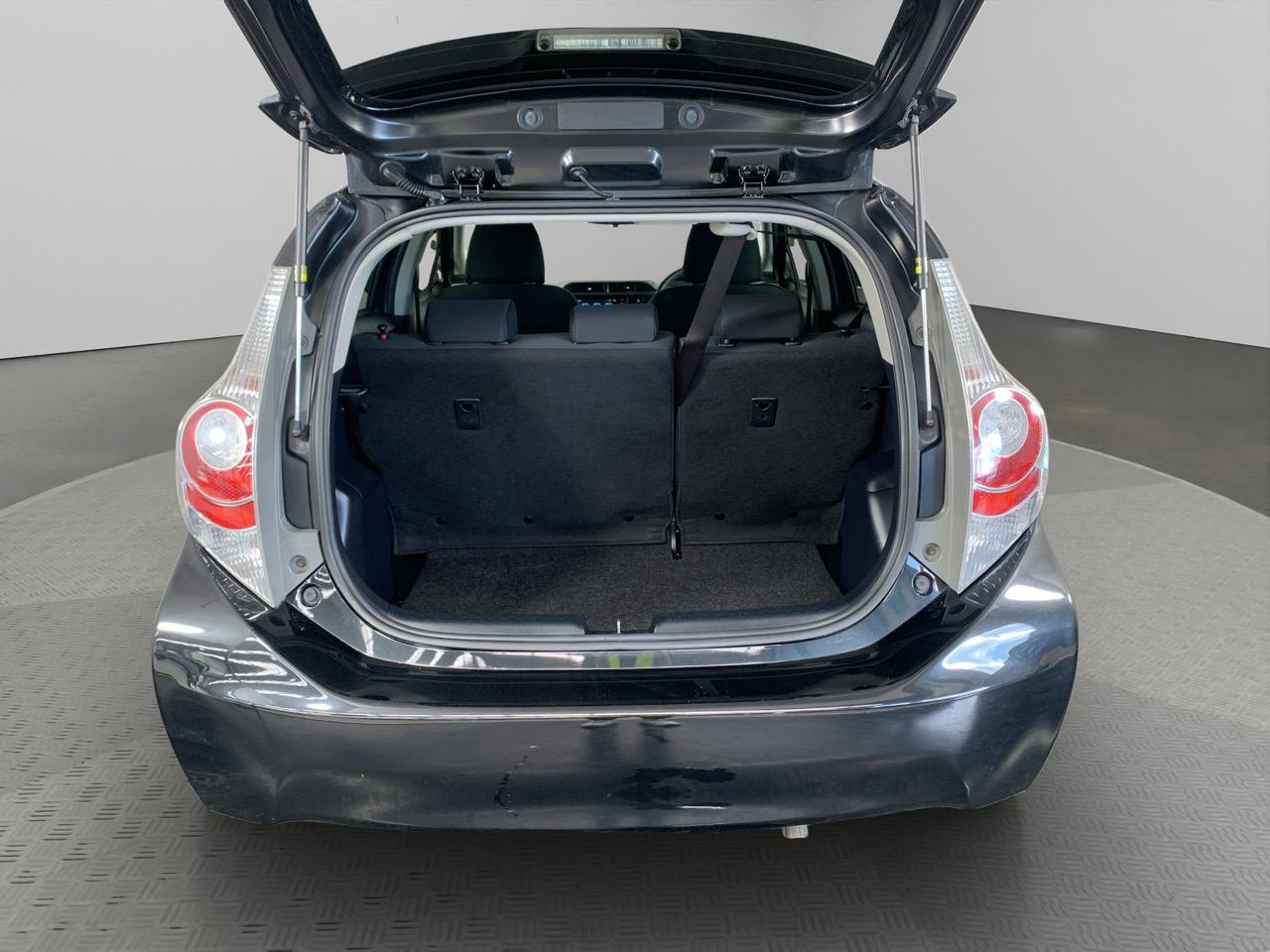 2013 Toyota Aqua G Hatchback REVERSING CAMERA + PUSH BUTTON START + AUTO LIGHTS