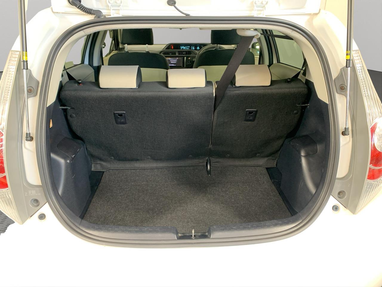 2014 Toyota Aqua S Hatchback GREAT FUEL EFFICIENCY