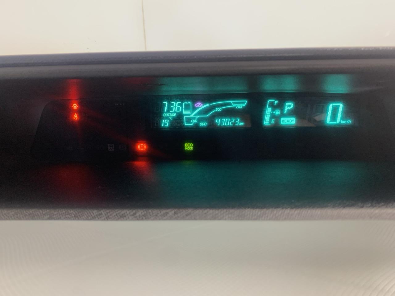 2012 Toyota Aqua S Hatchback LOW KMS + AUTO LIGHTS + REVERSING CAMERA