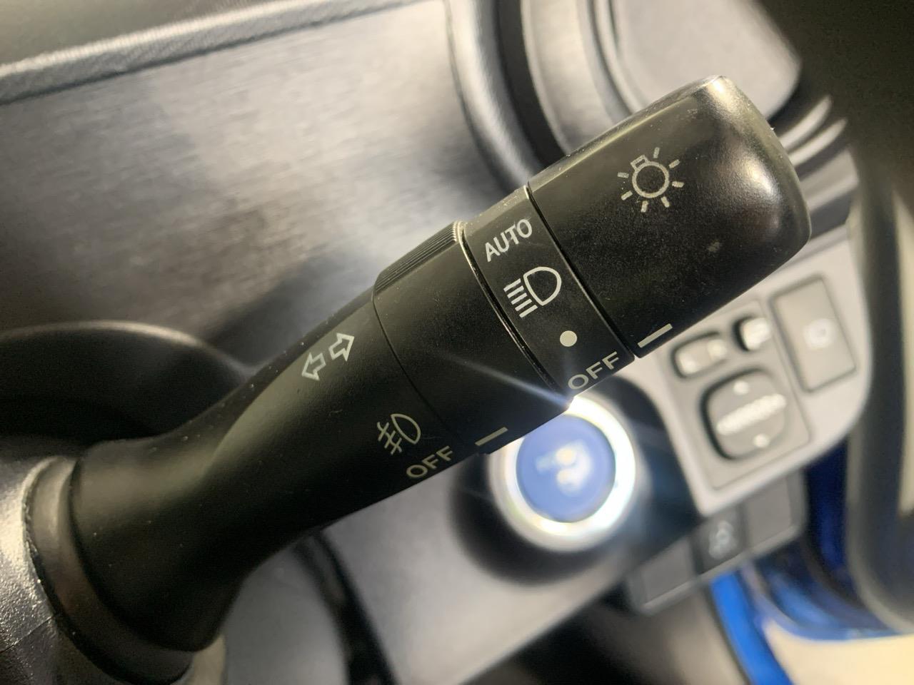 2012 Toyota Aqua S Hatchback LOW KMS + AUTO LIGHTS + REVERSING CAMERA