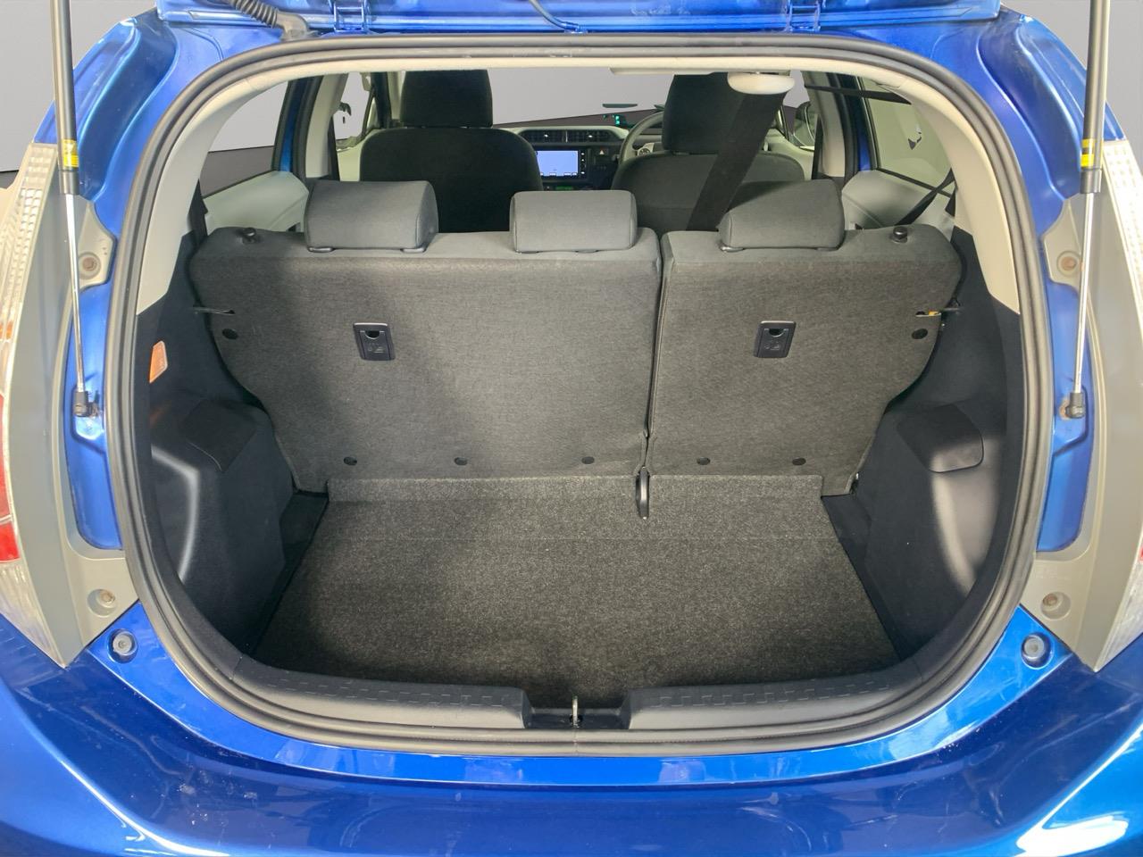 2012 Toyota Aqua S Hatchback LOW KMS + AUTO LIGHTS + REVERSING CAMERA