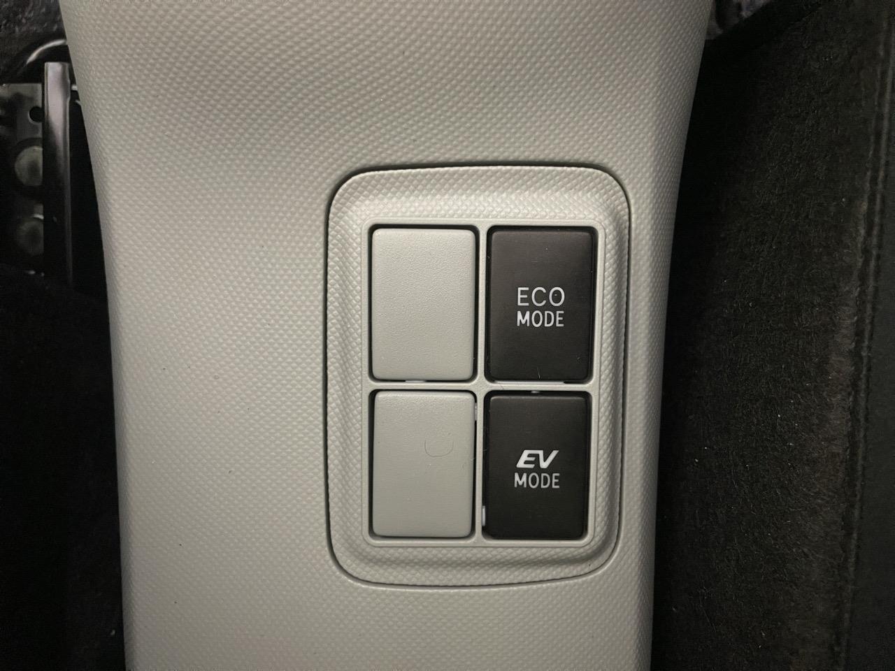 2012 Toyota Aqua S Hatchback REVERSING CAMERA + SMART KEY