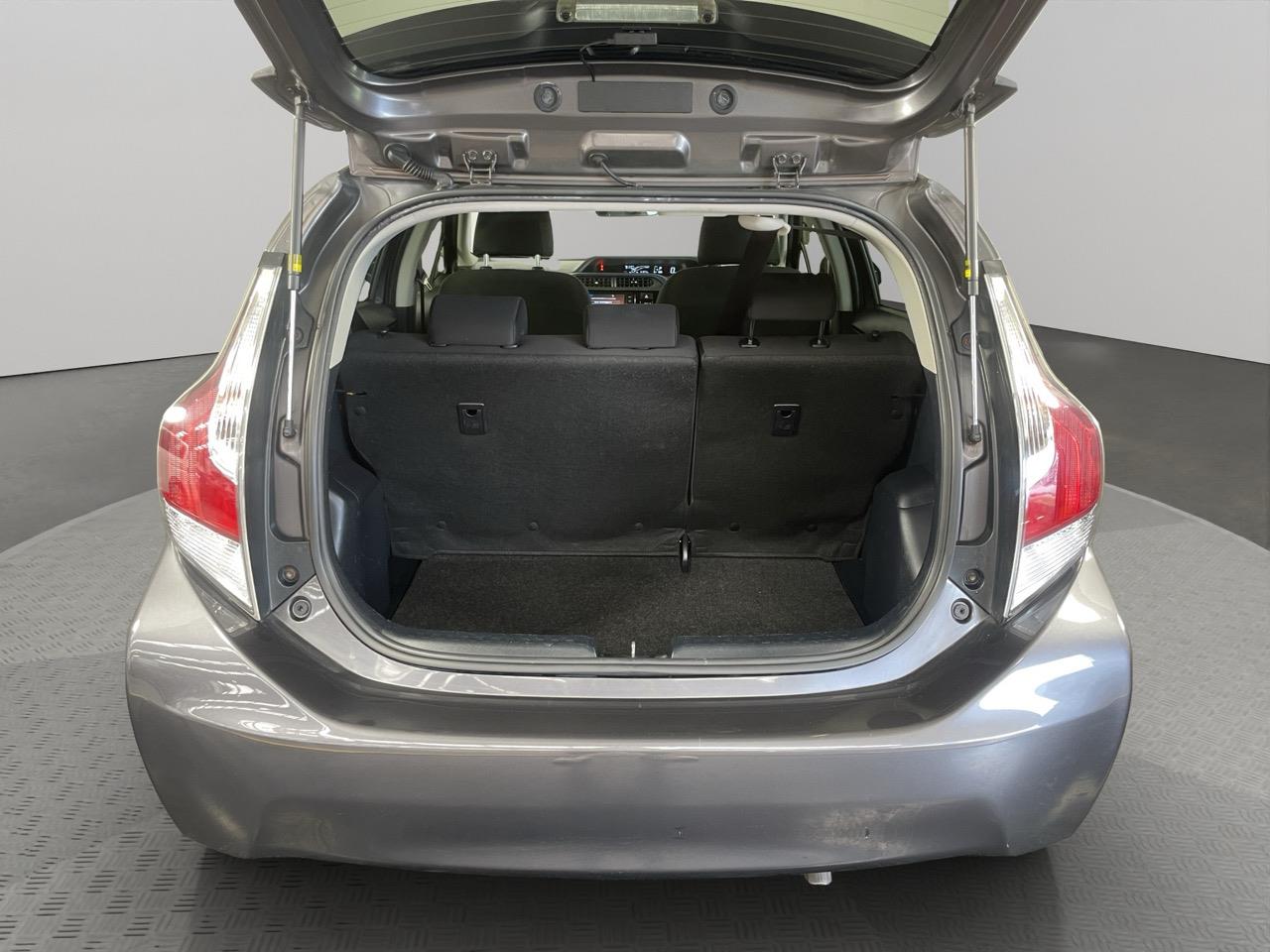 2015 Toyota Aqua Facelift Model S Hatchback AUTO LIGHTS + PUSH BUTTON START