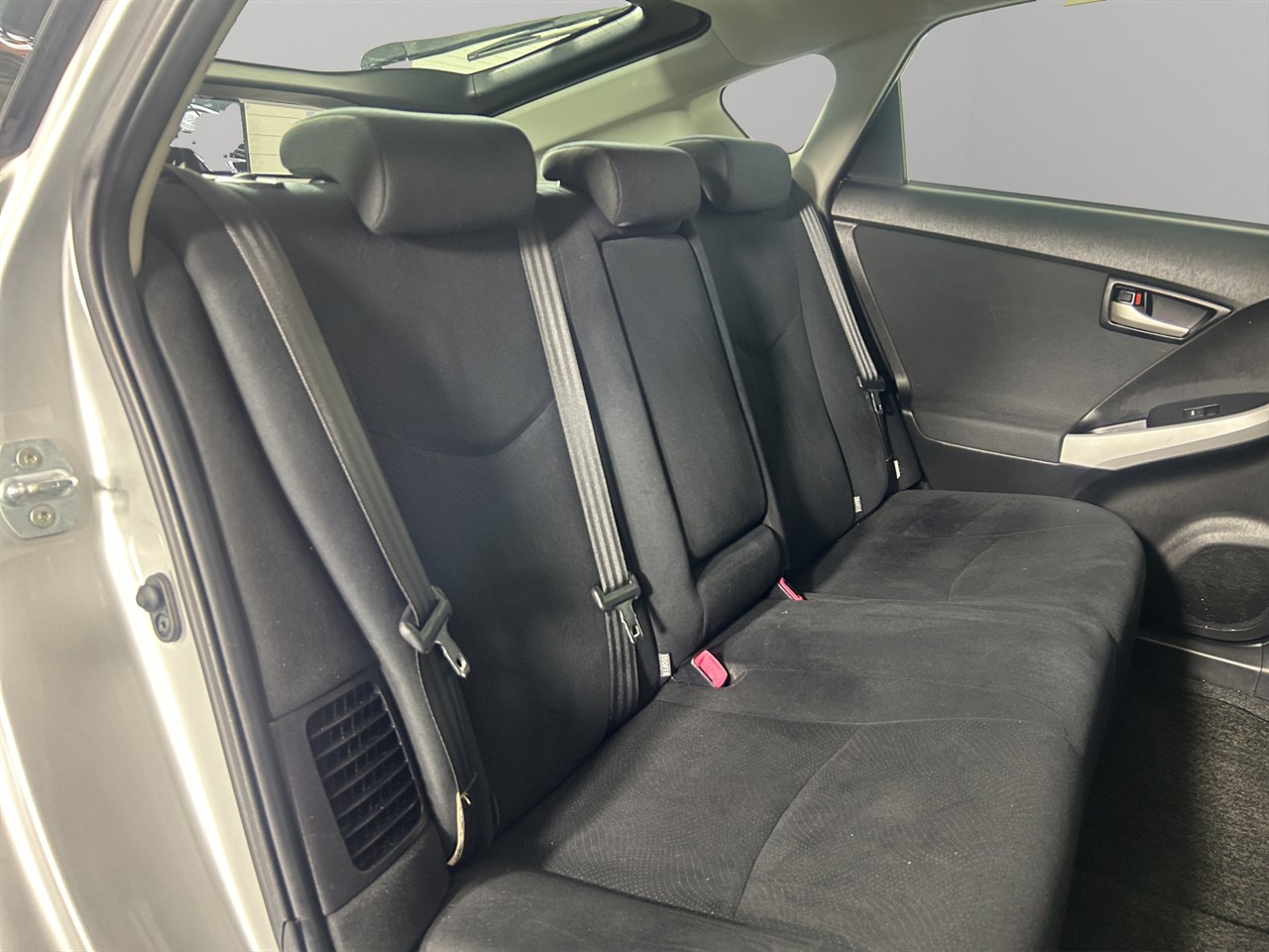 2012 Toyota Prius S Hatchback REVERSING CAMERA + PUSH START + AUTO LIGHTS