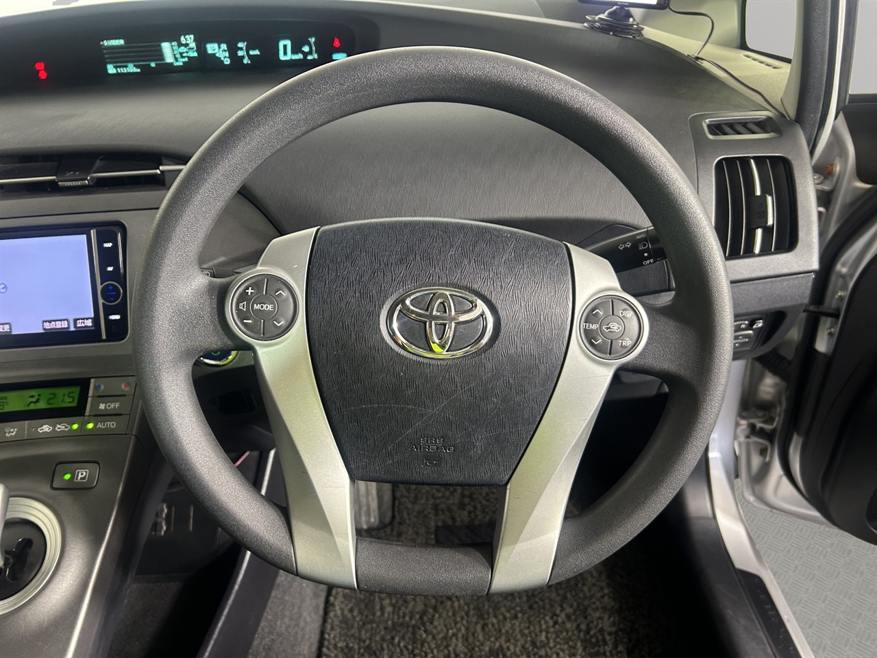 2012 Toyota Prius S Hatchback REVERSING CAMERA + PUSH START + AUTO LIGHTS