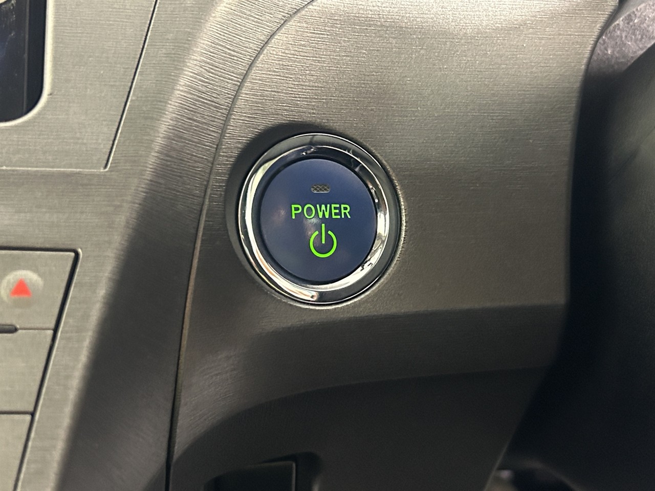 2012 Toyota Prius S Hatchback REVERSING CAMERA + PUSH START + AUTO LIGHTS