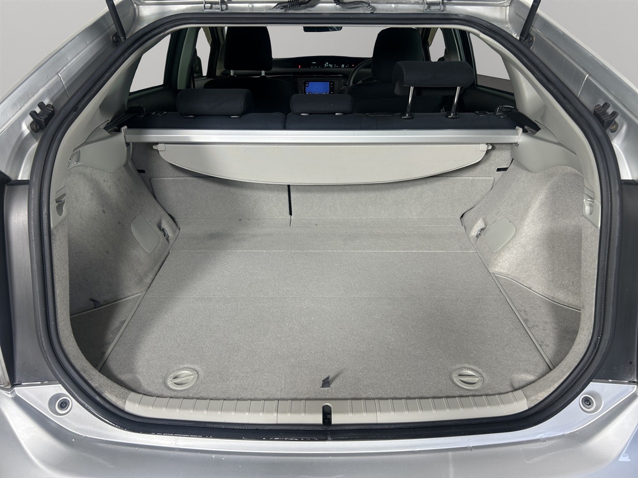 2012 Toyota Prius S Hatchback REVERSING CAMERA + PUSH START + AUTO LIGHTS