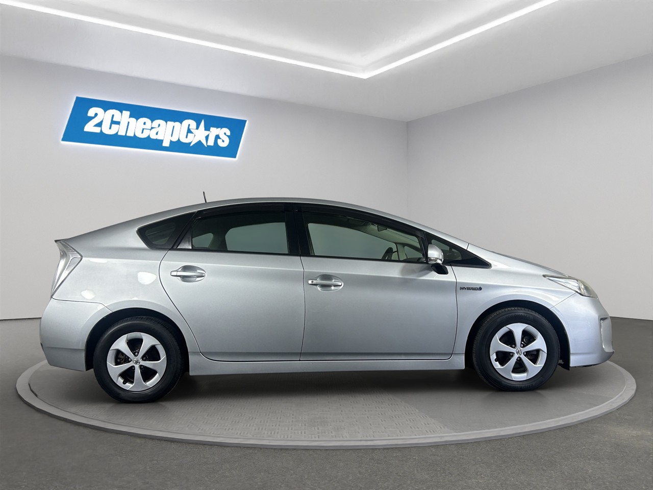 2012 Toyota Prius S Hatchback REVERSING CAMERA + PUSH START + AUTO LIGHTS