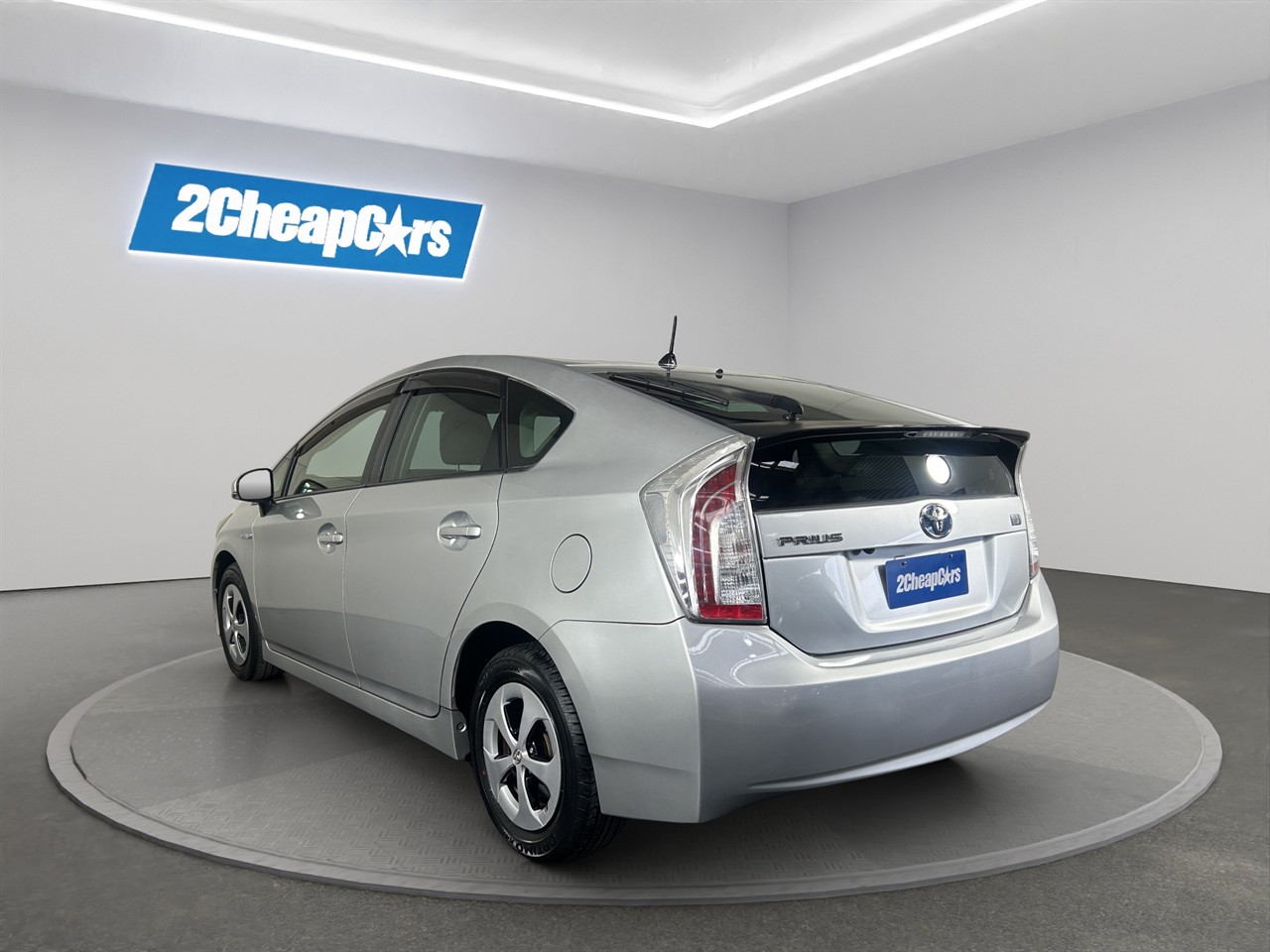 2012 Toyota Prius S Hatchback REVERSING CAMERA + PUSH START + AUTO LIGHTS
