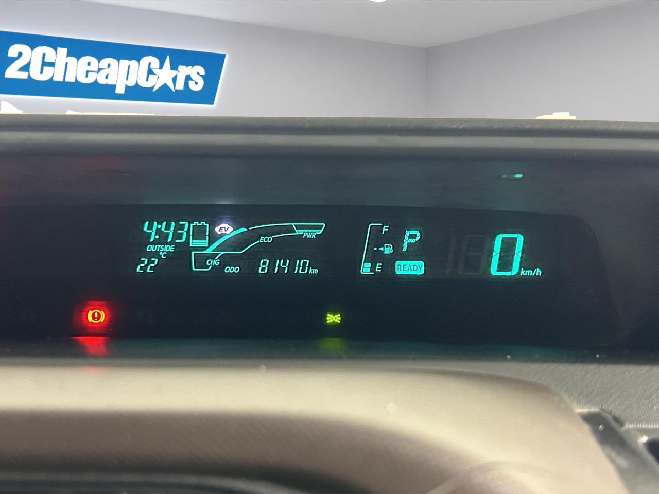 2013 Toyota Aqua G Hatchback SMART KEY + AUTO LIGHTS + FUEL EFFICIENCY