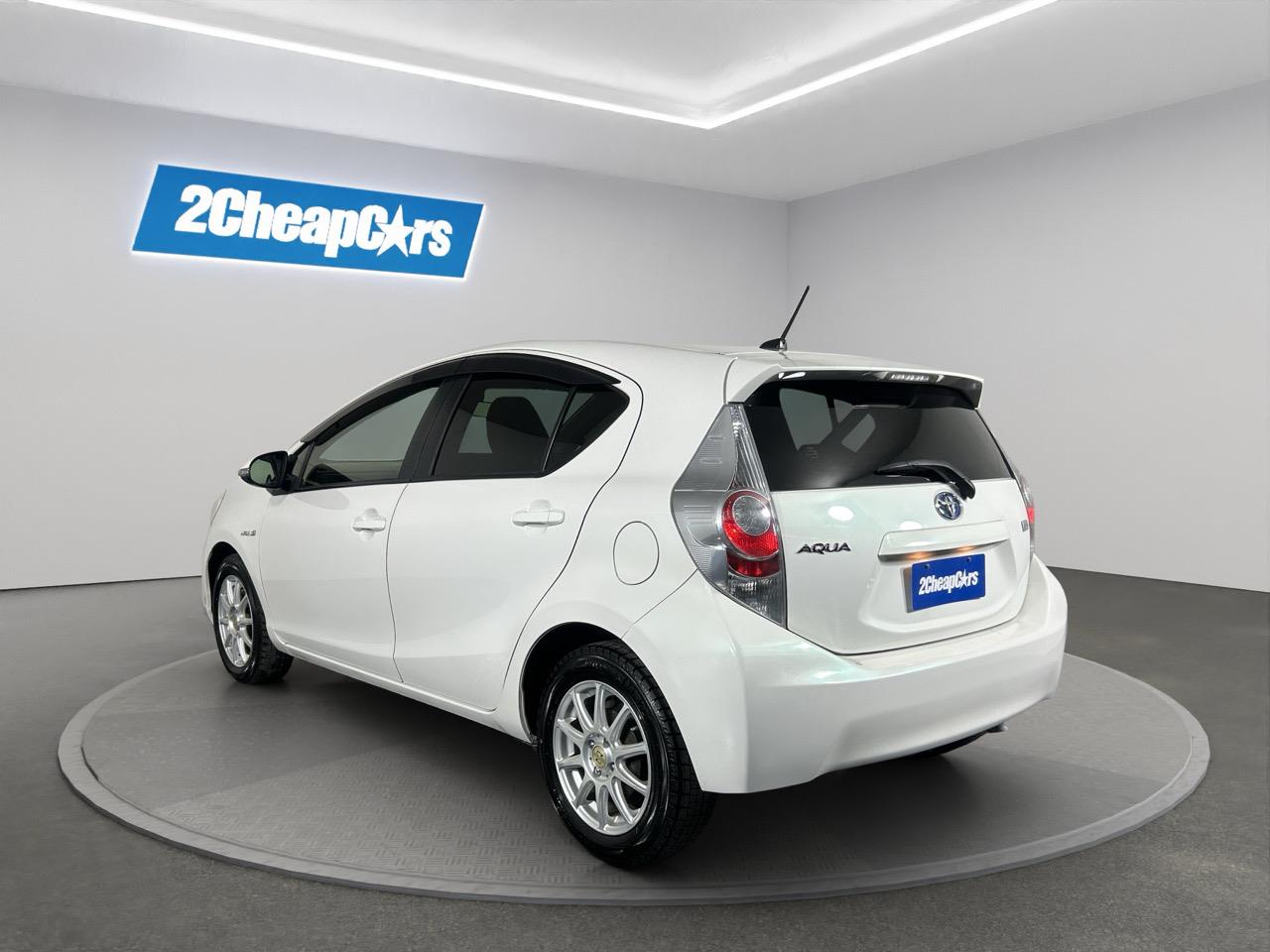 2013 Toyota Aqua G Hatchback SMART KEY + AUTO LIGHTS + FUEL EFFICIENCY