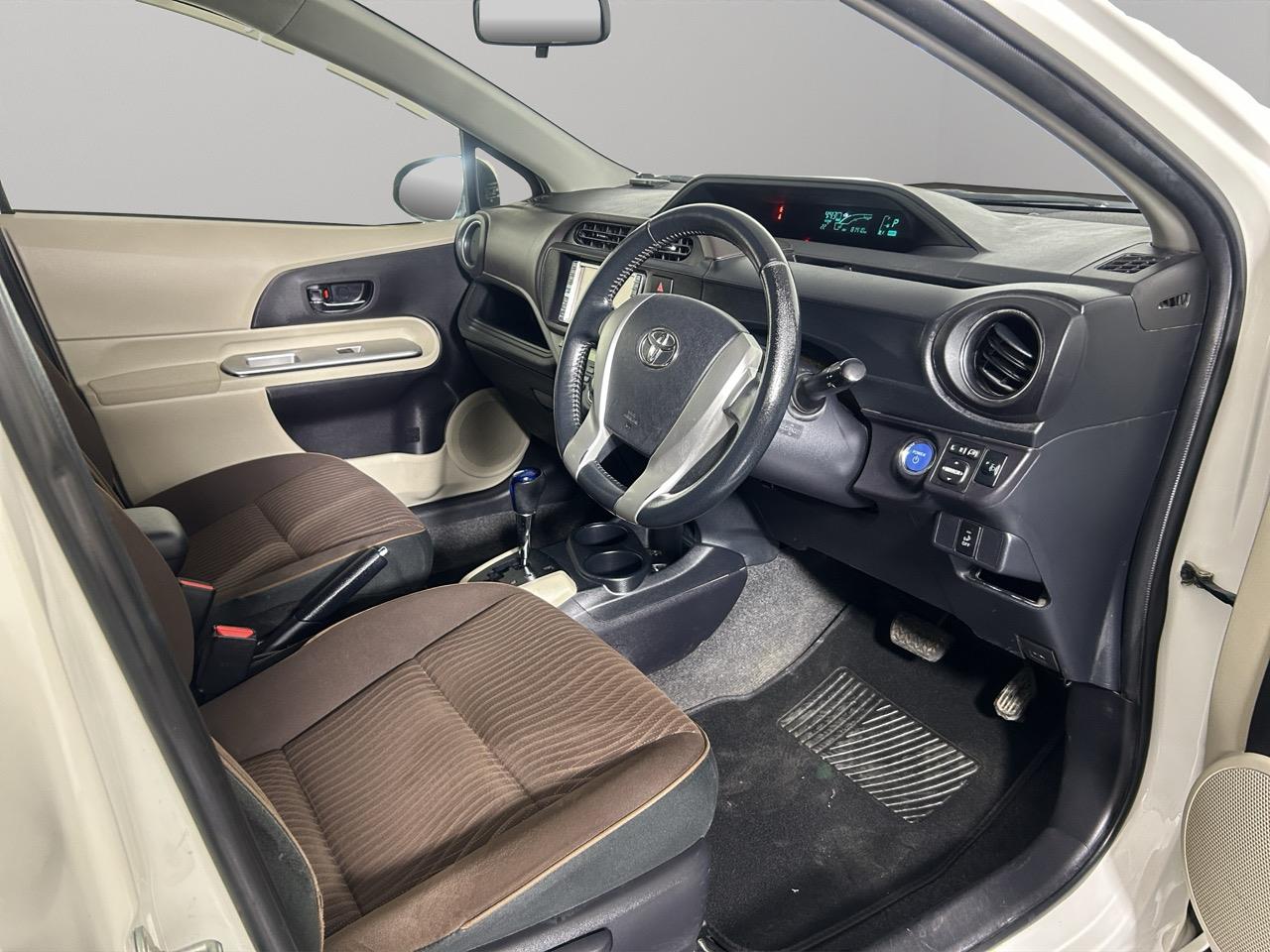 2013 Toyota Aqua G Hatchback SMART KEY + AUTO LIGHTS + FUEL EFFICIENCY