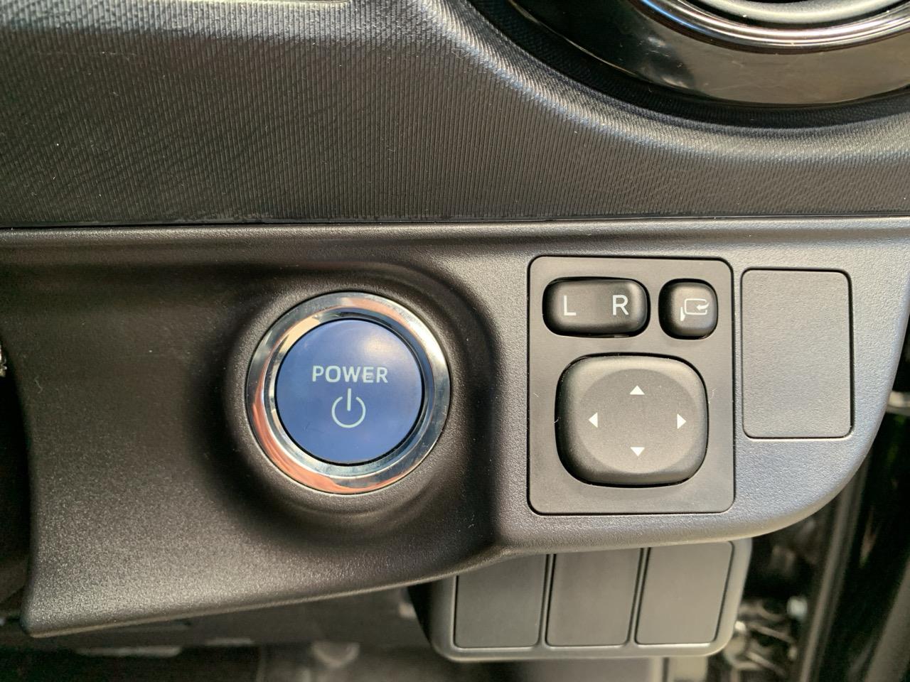 2017 Toyota Aqua Facelift Model S Hatchback REVERSING CAMERA + PUSH BUTTON START + AUTO LIGHTS