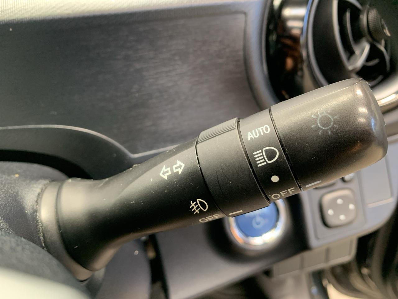 2017 Toyota Aqua Facelift Model S Hatchback REVERSING CAMERA + PUSH BUTTON START + AUTO LIGHTS