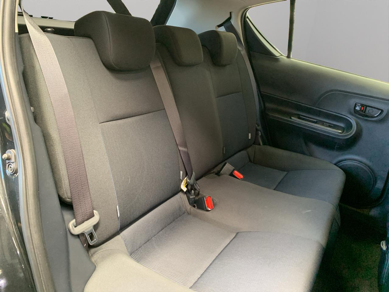 2017 Toyota Aqua Facelift Model S Hatchback REVERSING CAMERA + PUSH BUTTON START + AUTO LIGHTS