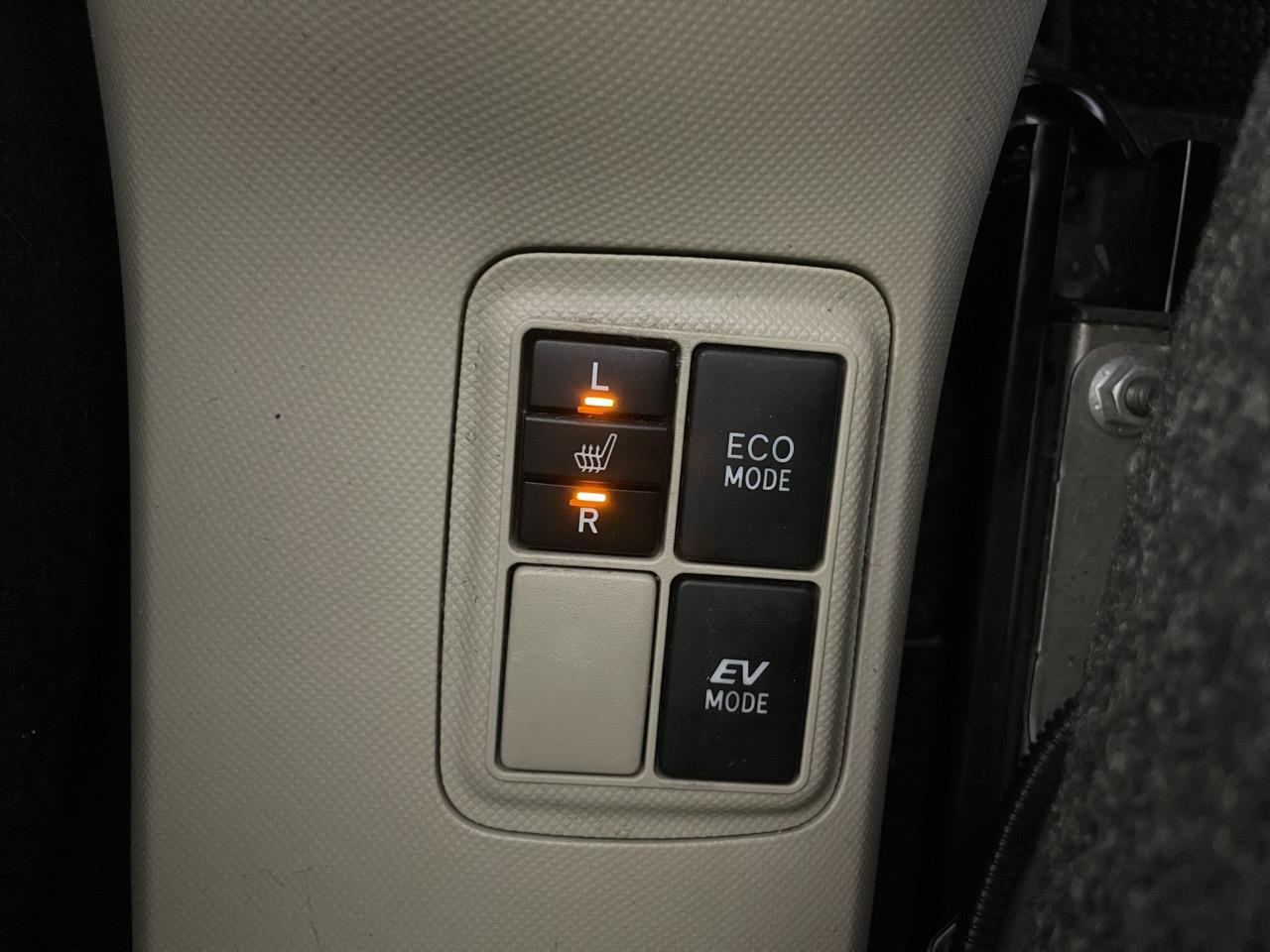 2012 Toyota Aqua G Hatchback REVERSING CAMERA + PARKING SENSORS