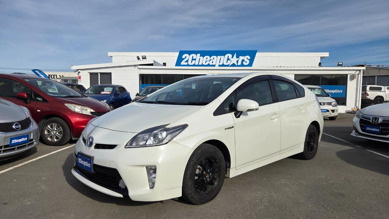 2014 Toyota Prius Hybrid Sedan