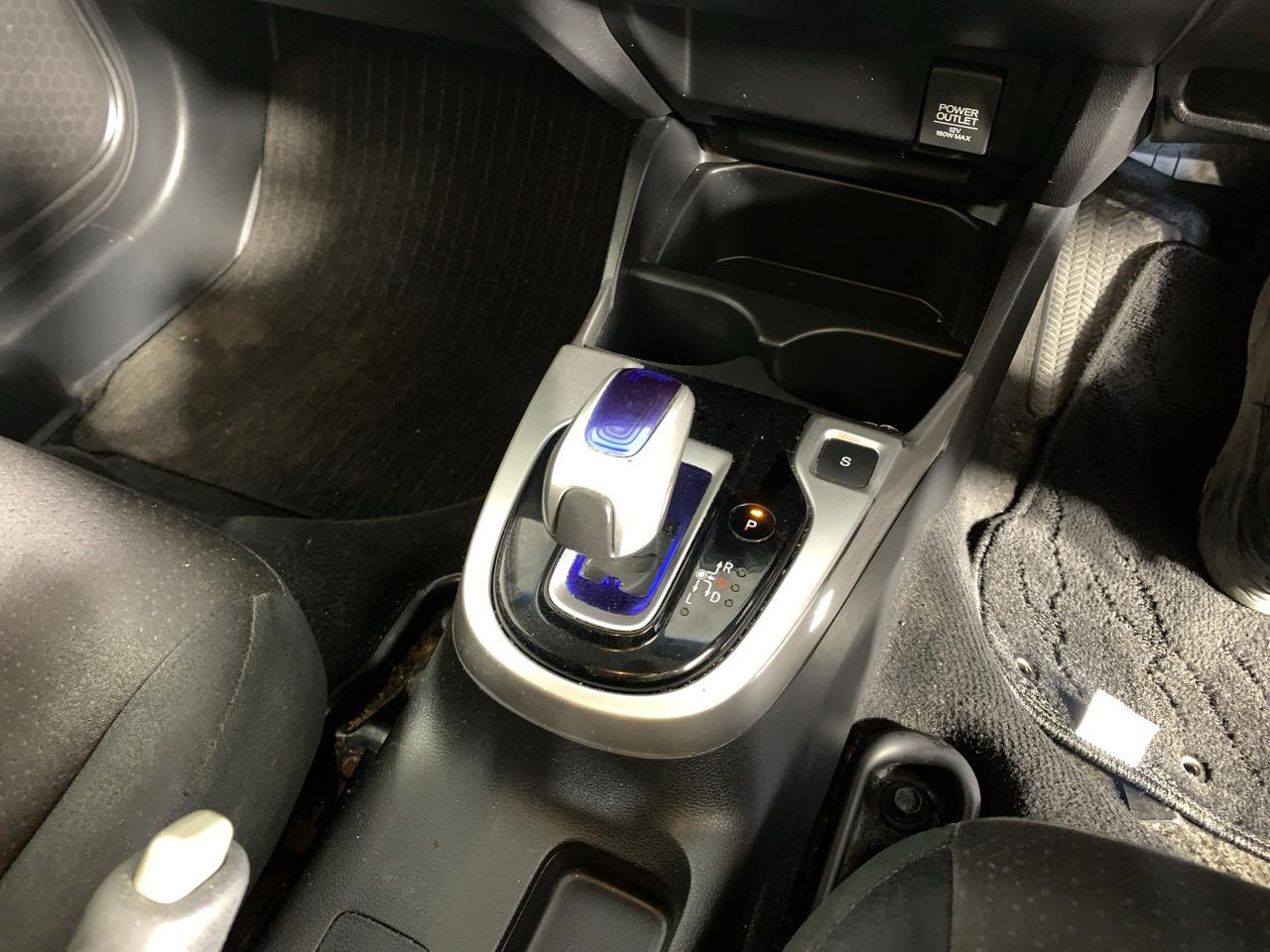 2015 Honda Fit Jazz Hybrid New Shape Hatchback REVERSING CAMERA + PUSH BUTTON START