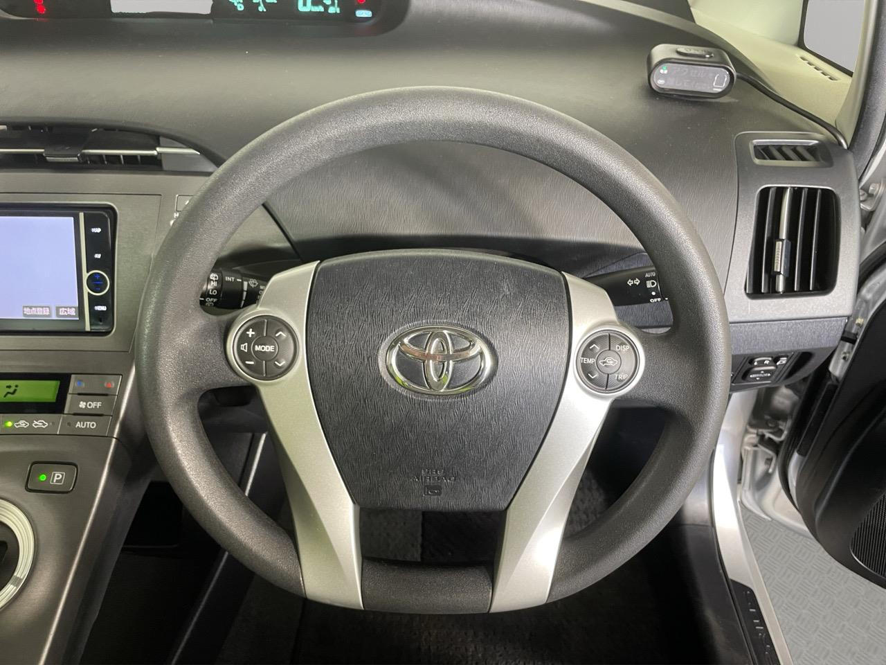 2013 Toyota Prius S Station Wagon REVERSING CAMERA + PARKING SENSORS