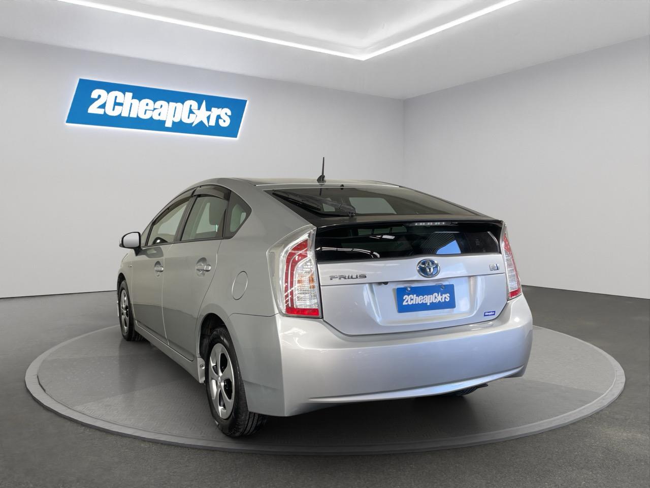 2013 Toyota Prius S Station Wagon REVERSING CAMERA + PARKING SENSORS