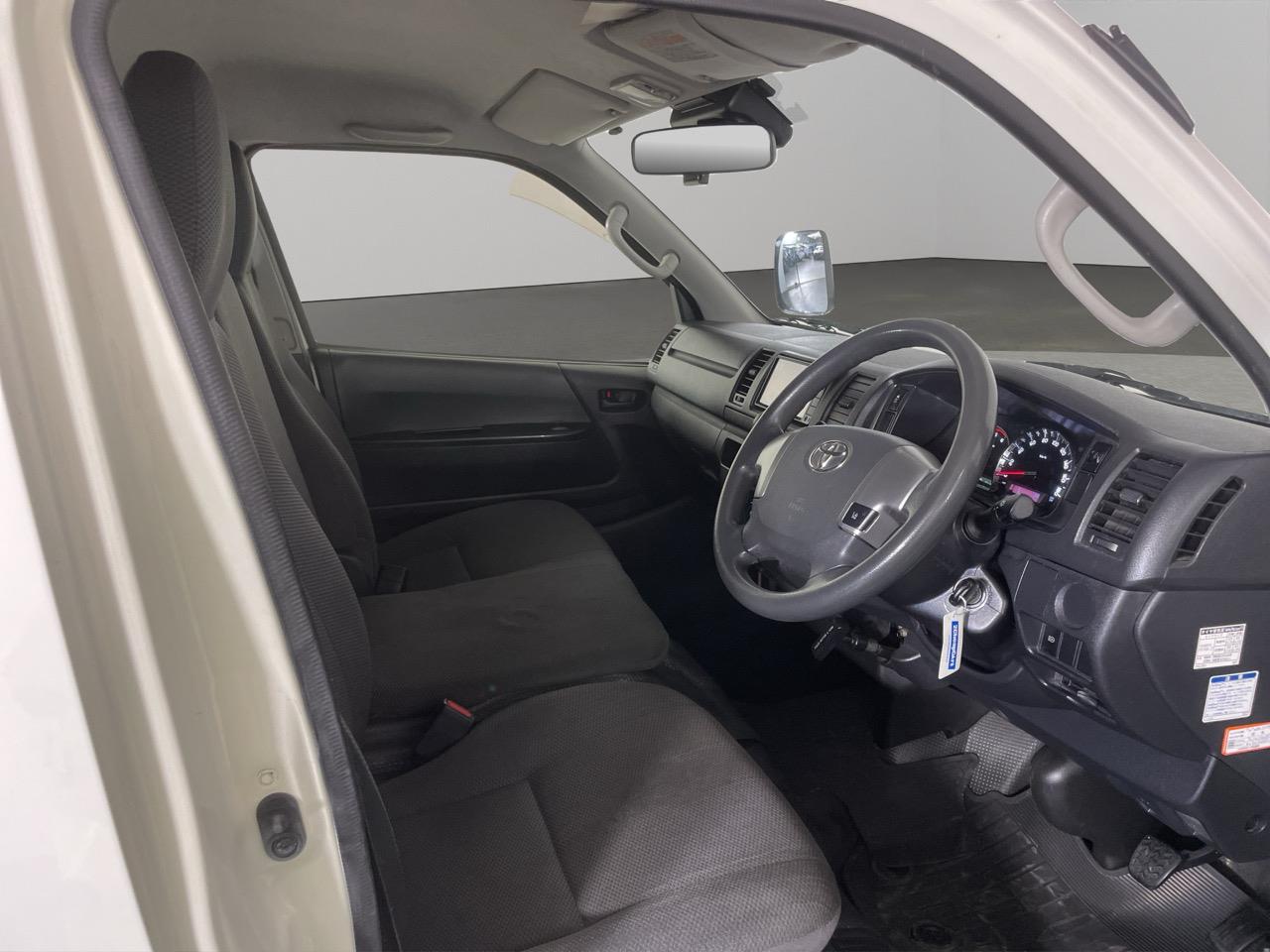 2018 Toyota HIACE Long DX Van REVERSING CAMERA + GREAT SPACE