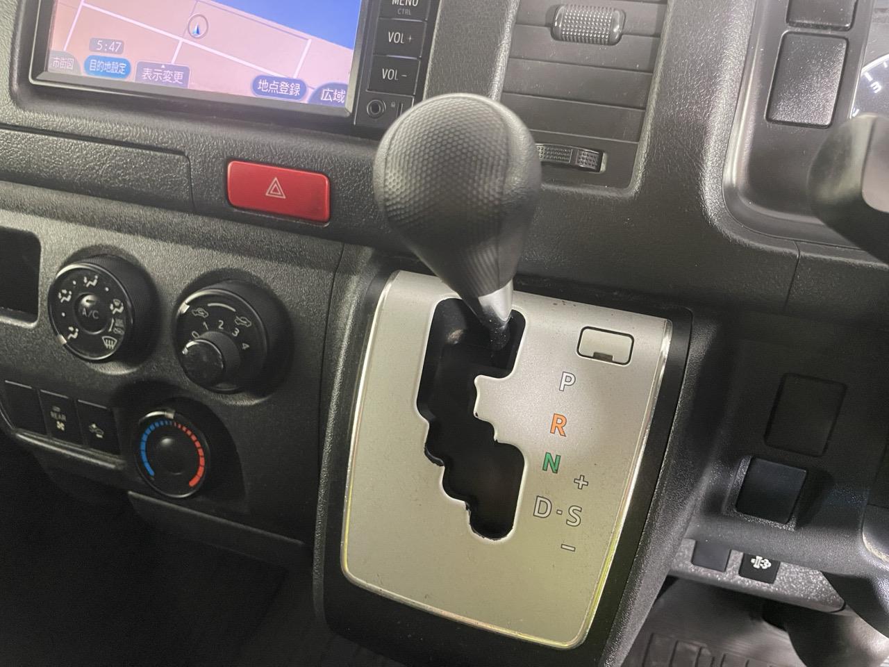 2018 Toyota HIACE Long DX Van REVERSING CAMERA + GREAT SPACE