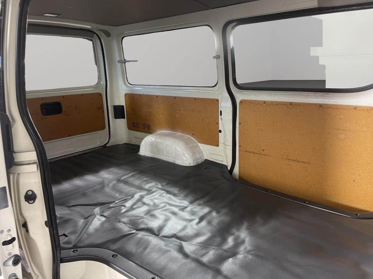 2018 Toyota HIACE Long DX Van REVERSING CAMERA + GREAT SPACE