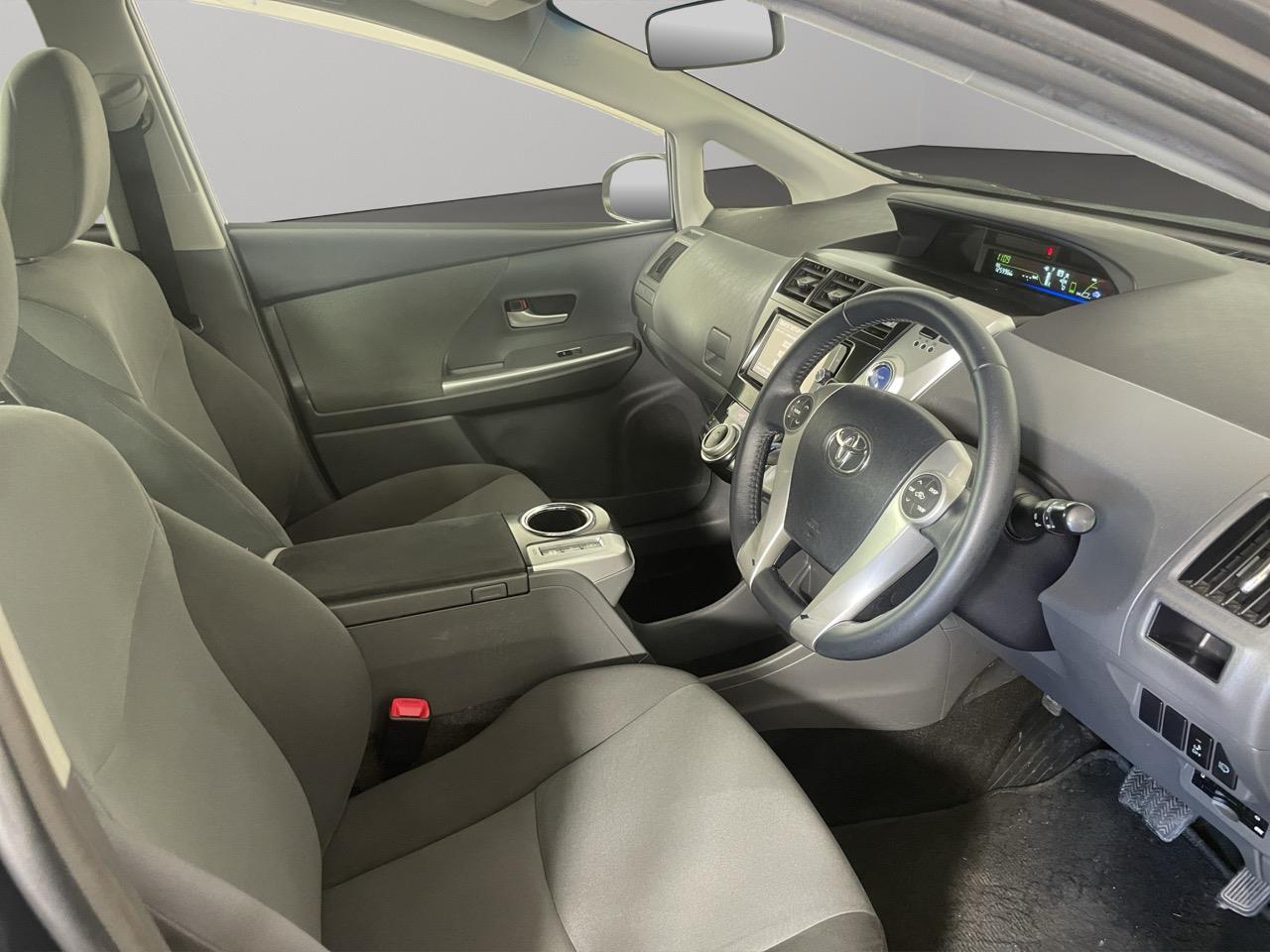 2013 Toyota Prius Alpha S Station Wagon PUSH BUTTON START + AUTO LIGHTS + GREAT SPACE