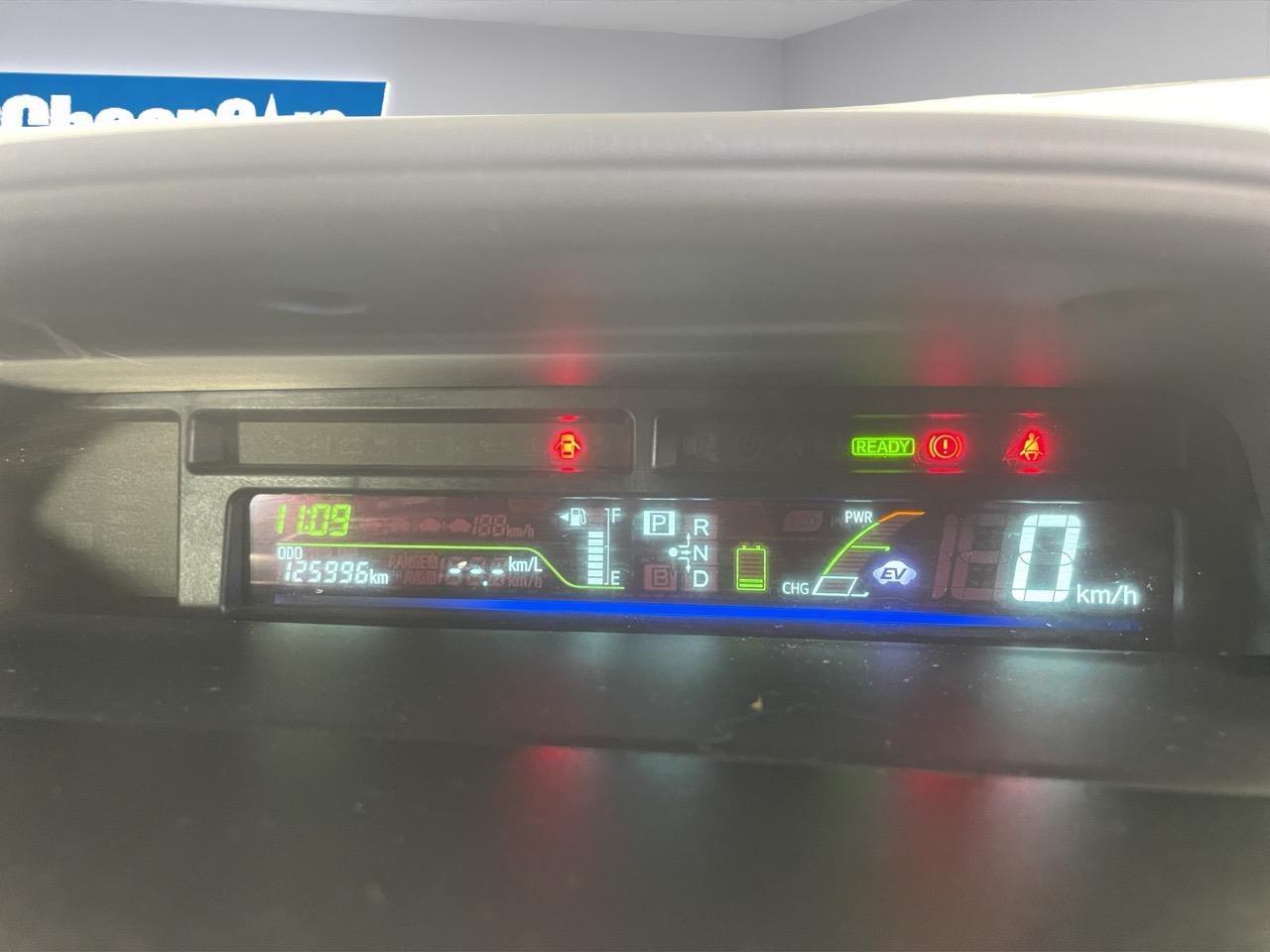 2013 Toyota Prius Alpha S Station Wagon PUSH BUTTON START + AUTO LIGHTS + GREAT SPACE