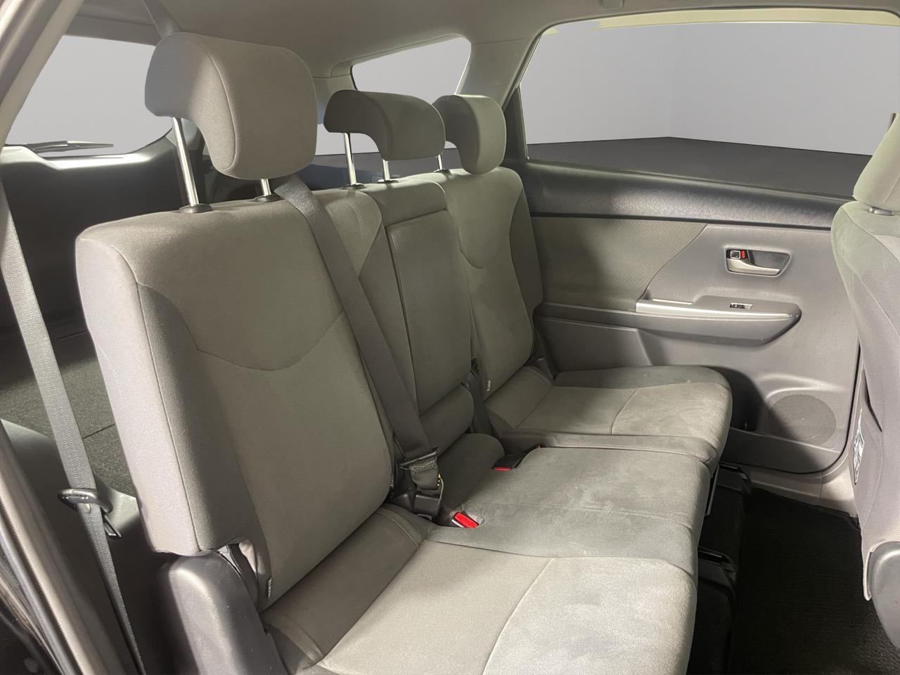 2013 Toyota Prius Alpha S Station Wagon PUSH BUTTON START + AUTO LIGHTS + GREAT SPACE