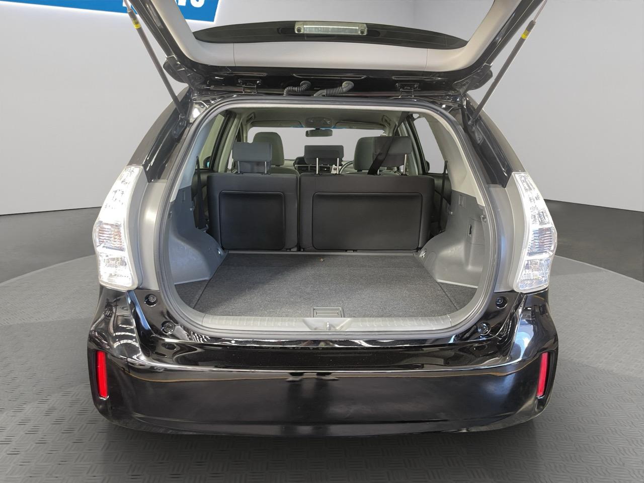 2013 Toyota Prius Alpha S Station Wagon PUSH BUTTON START + AUTO LIGHTS + GREAT SPACE