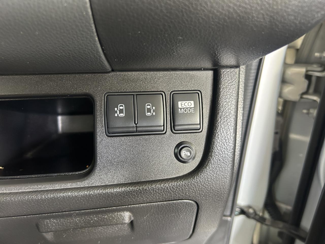 2013 Nissan Serena Hybrid Highway Star People Mover POWER SLIDING DOOR + REVERSING CAMERA + ALLOYS