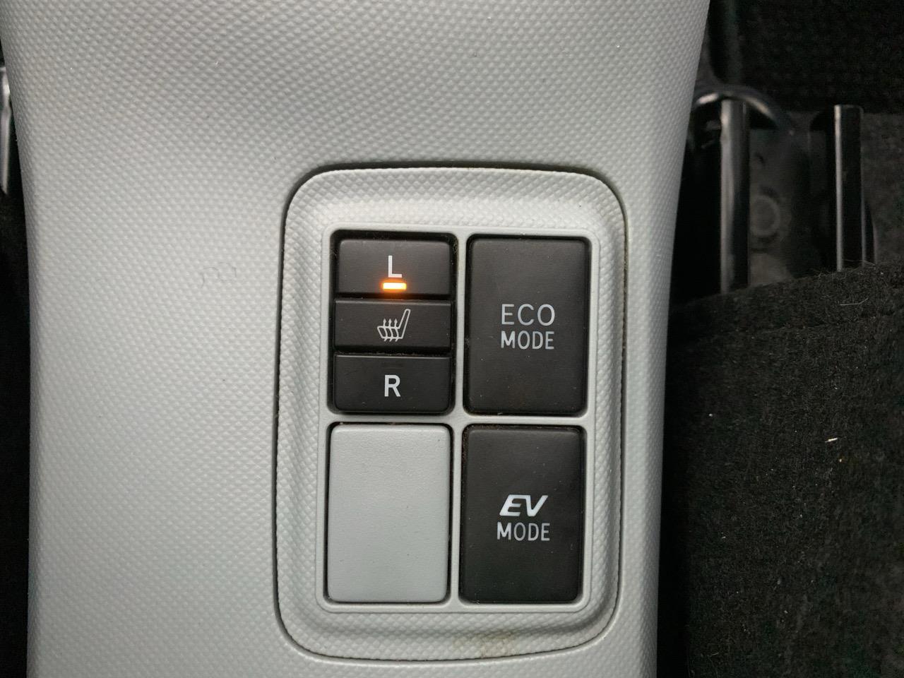 2014 Toyota Aqua S Hatchback HEATED SEATS + PUSH BUTTON START + AUTO LIGHTS