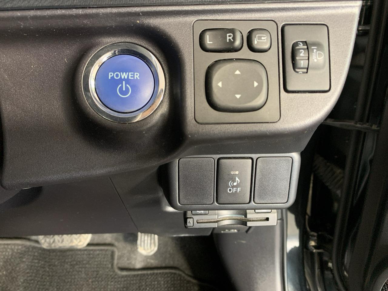 2014 Toyota Aqua S Hatchback HEATED SEATS + PUSH BUTTON START + AUTO LIGHTS