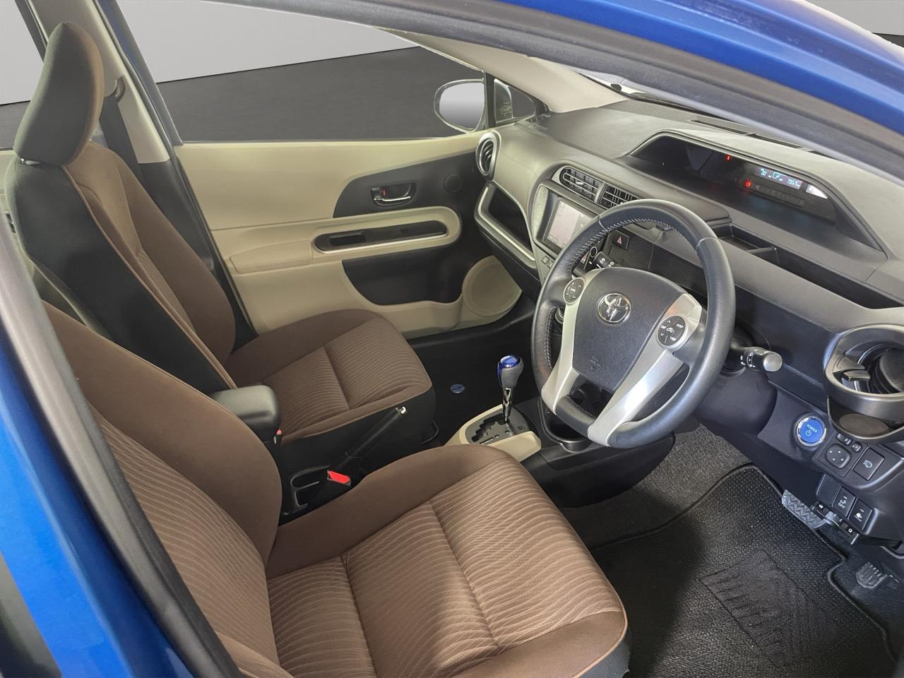 2014 Toyota Aqua G Hatchback HEATED SEATS + REVERSING CAMERA + AUTO LIGHT