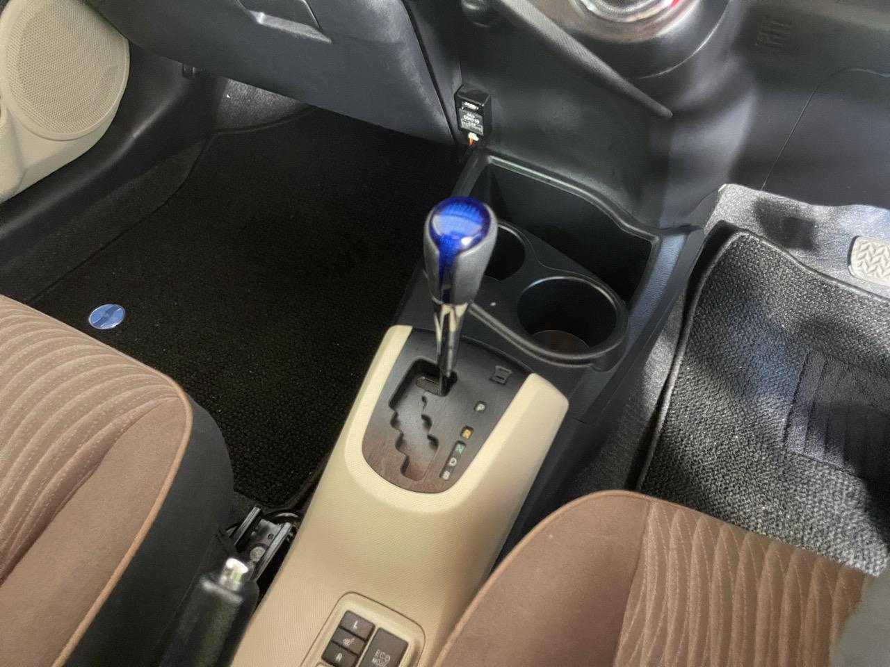 2014 Toyota Aqua G Hatchback HEATED SEATS + REVERSING CAMERA + AUTO LIGHT