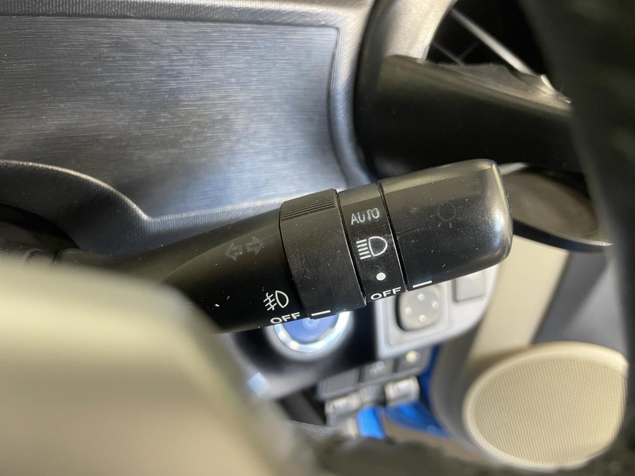 2014 Toyota Aqua G Hatchback HEATED SEATS + REVERSING CAMERA + AUTO LIGHT