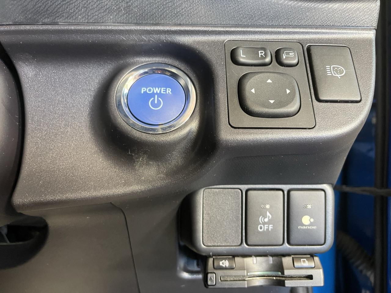 2014 Toyota Aqua G Hatchback HEATED SEATS + REVERSING CAMERA + AUTO LIGHT