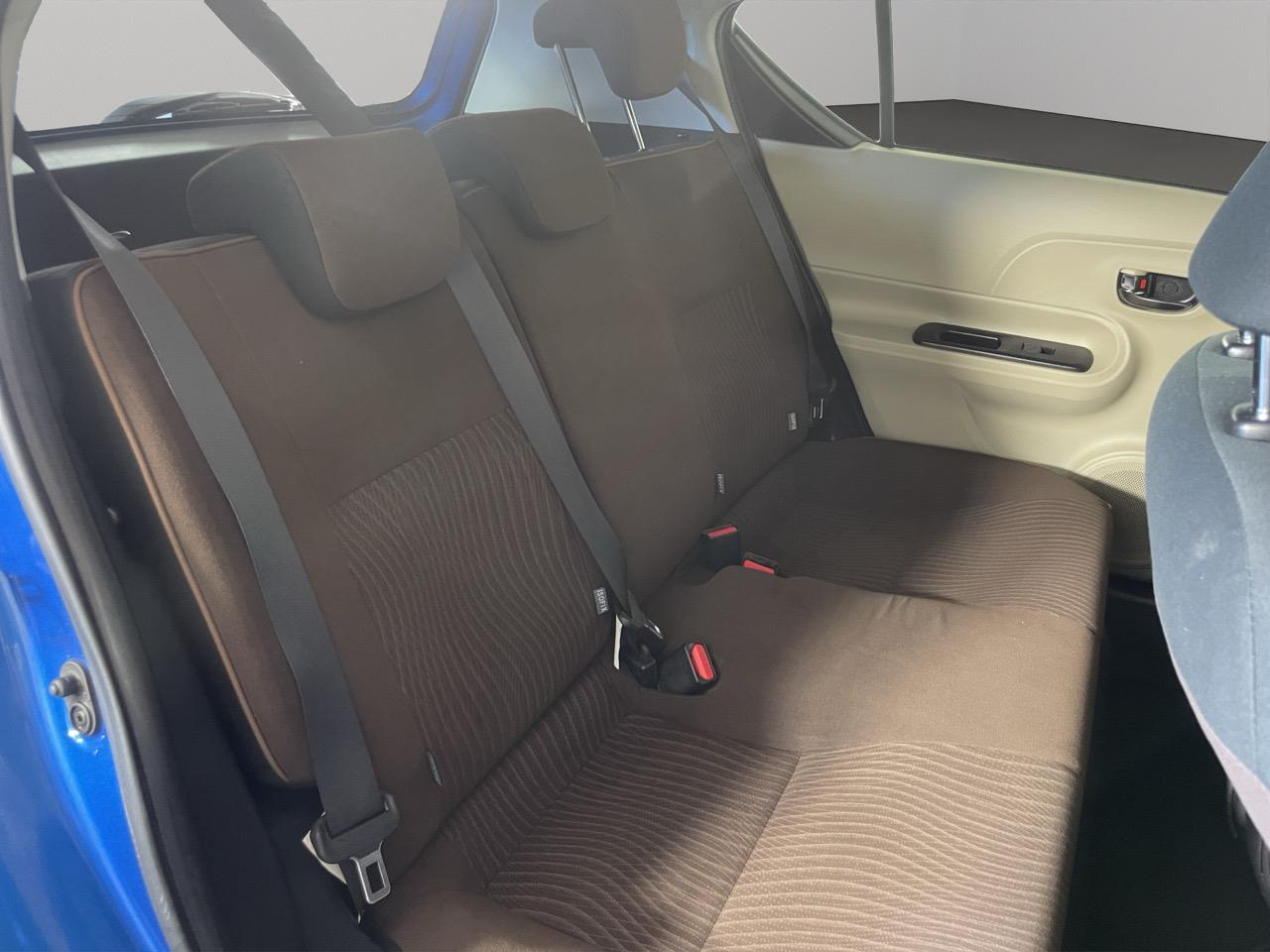 2014 Toyota Aqua G Hatchback HEATED SEATS + REVERSING CAMERA + AUTO LIGHT