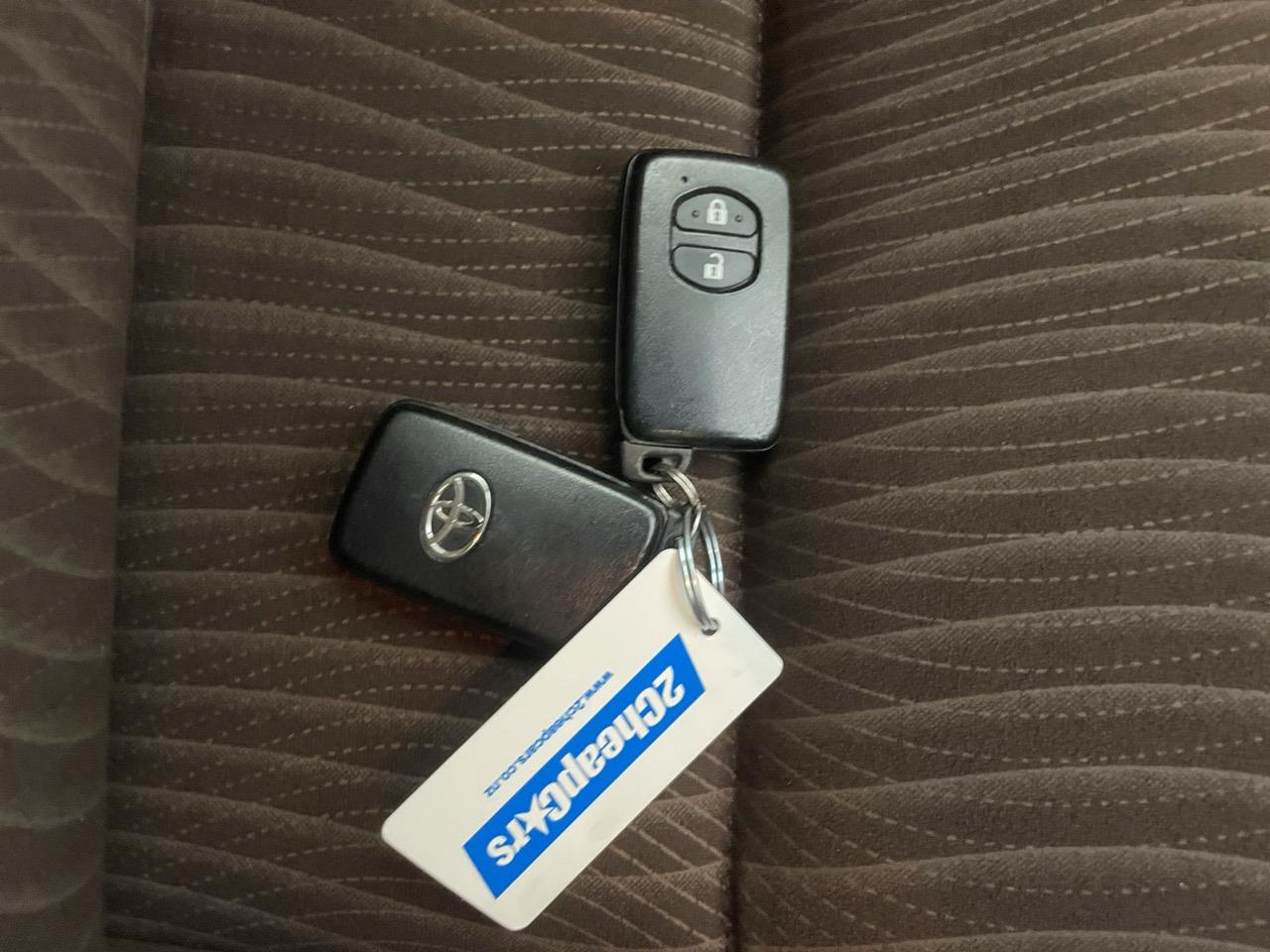 2014 Toyota Aqua G Hatchback HEATED SEATS + REVERSING CAMERA + AUTO LIGHT