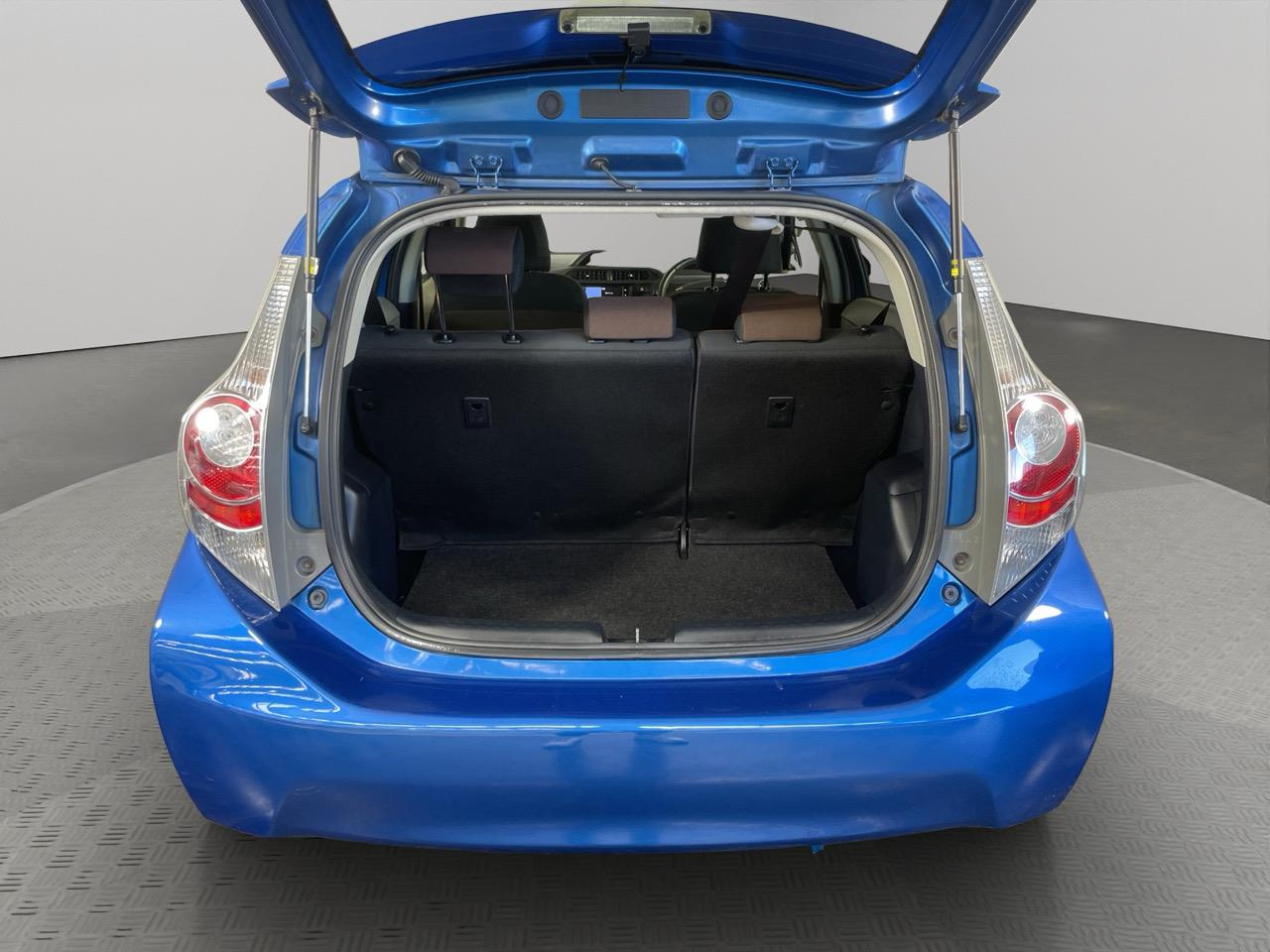 2014 Toyota Aqua G Hatchback HEATED SEATS + REVERSING CAMERA + AUTO LIGHT