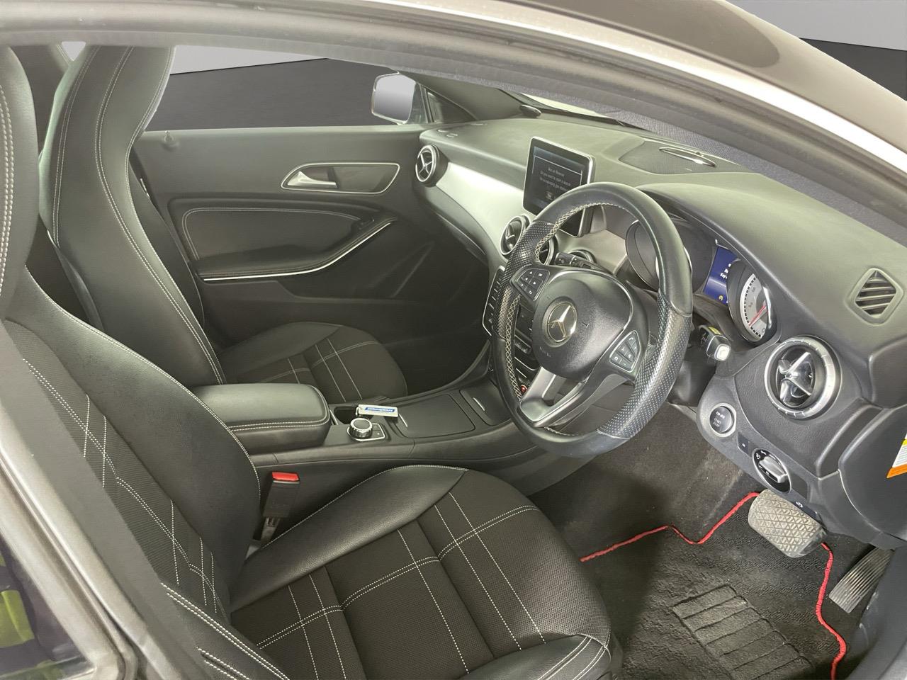 2015 Mercedes-Benz CLA 180  Station Wagon LOW KMS + HEATED SEATS + PARKING SENSORS